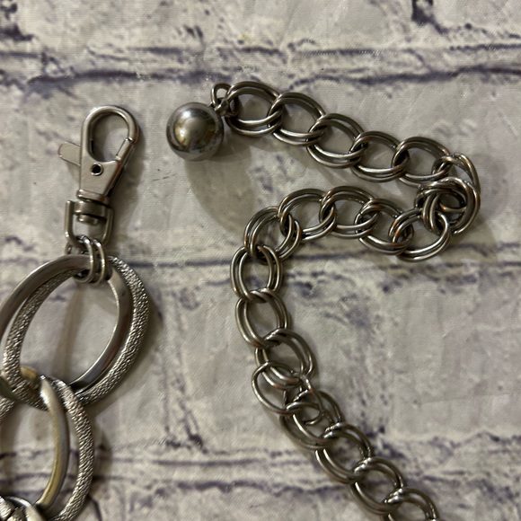 SILVER TONE CHUCKY CHAIN WOMENS WAIST BELT - Picture 4 of 7